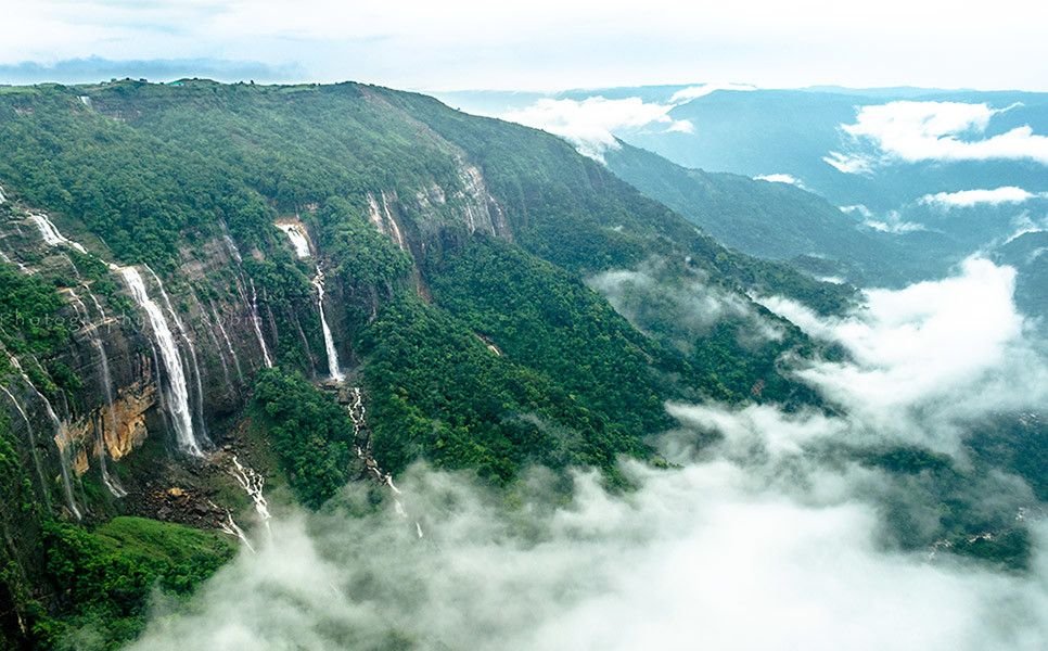 Noh Sngi Thiang Waterfalls